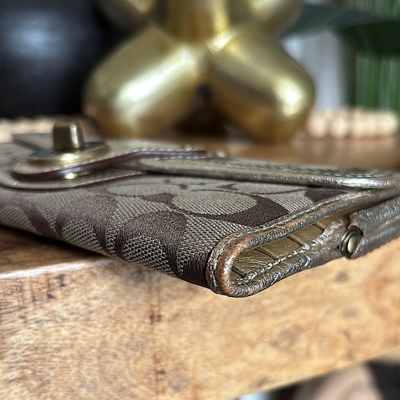 ❌❌SOLD❌❌💳💛VTG COACH Legacy Gigi Kisslock Wallet 💛💳 - Picture 12 of 14